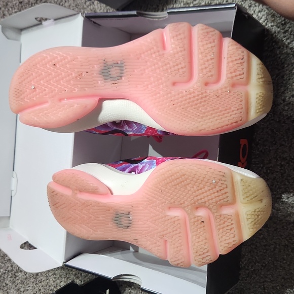 KD 8 Aunt Pearl Sneaker - Picture 7 of 9